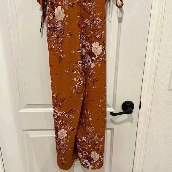4/$25 NWT Xhilaration Floral Square Neck Sleeveless Tie Front Cropped Jumpsuit S - Picture 4 of 9